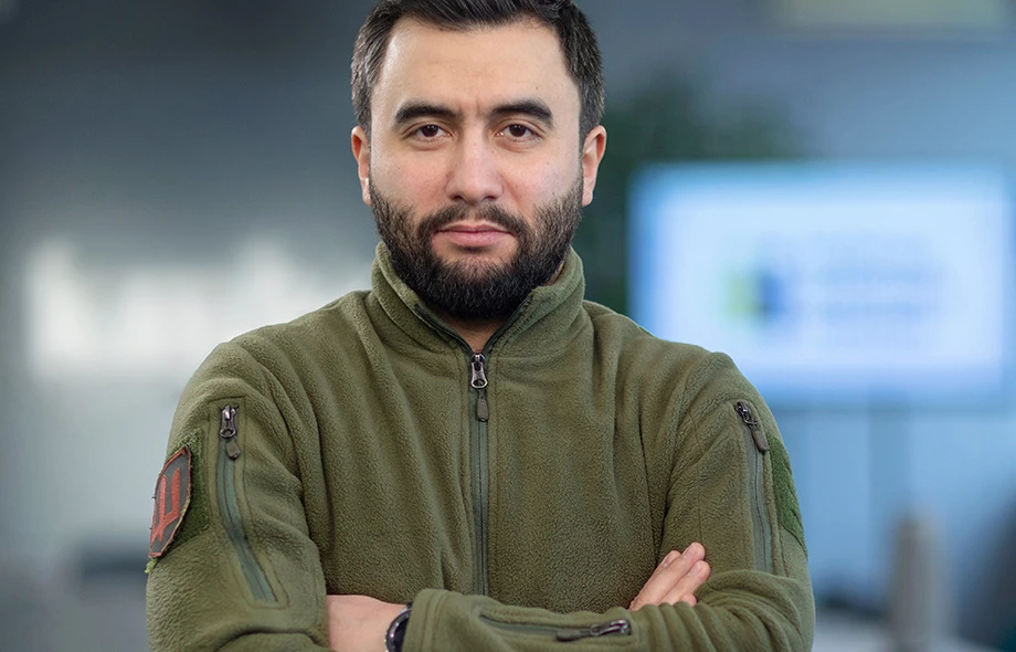 Хто блокував закупівлі харчування для ЗСУ, про нових постачальників та результати роботи - інтерв'ю Арсена Жумаділова для "Бабель"